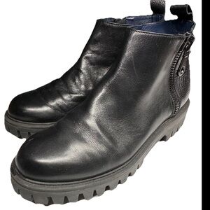 POLLINI Women’s Black Soft Italian Leather Lug Sole Ankle Boots Sz 8.5